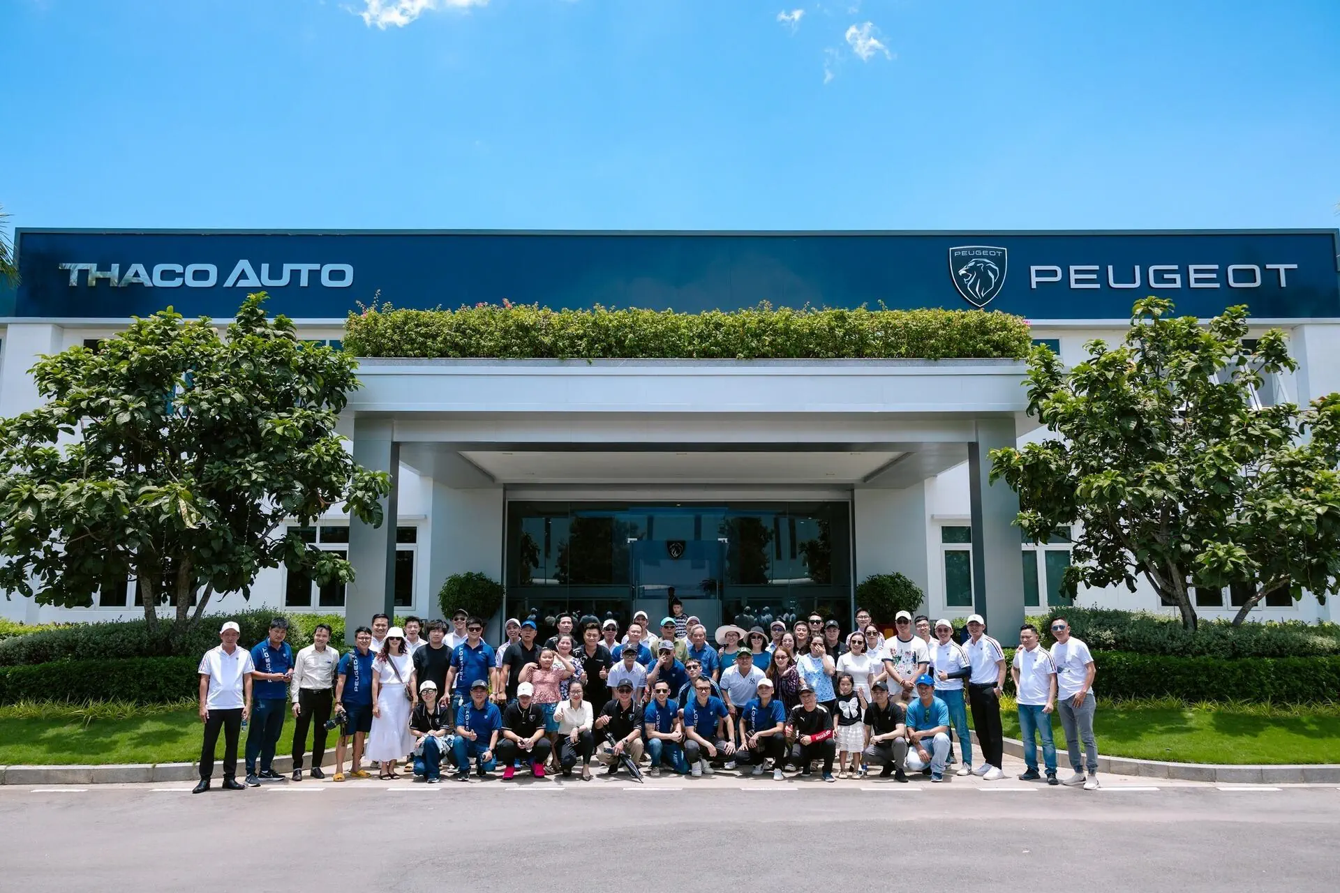 Lấy khách hàng làm trọng tâm, Peugeot Việt Nam giành giải Xuất sắc tại Peugeot Awards 2024